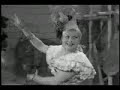 Lucy Ball -es Carmen Miranda