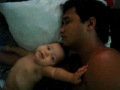 Agatha acordando papai.avi