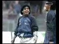 MARADONA CALENTANDO ANTES DE EMPEZAR A JUGAR