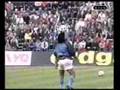 MARADONA CALENTANDO ANTES DE EMPEZAR A JUGAR