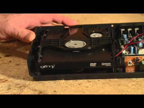 how to fix a cd player in a car that is jammed