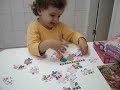 Lizzie montando Quebra-Cabe�as
