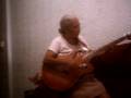 ERNESTINA TOCANDO VIOLAO