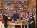 rolf zuckowski - in der weihnachtsb�ckerei 1988

in der weihnachtsb�ckerei 
gibt es manche leckerei. 
zwischen mehl und milch 
macht so mancher knilch 
eine riesengro�e kleckerei. 
in der weihnachtsb�ckerei, 
in der weihnachtsb�ckerei. 

wo ist das rezept geblieben 
von den pl�tzchen, die wir lieben? 
wer hat das rezept - verschleppt? 
na, dann m�ssen wir es packen, 
einfach frei nach schnauze backen. 
schmei�t den ofen an - oh ja - und ran. 

in der weihnachtsb�ckerei 
gibt es manche leckerei. 
zwischen mehl und milch 
macht so mancher knilch 
eine riesengro�e kleckerei. 
in der weihnachtsb�ckerei, 
in der weihnachtsb�ckerei.

brauchen wir nicht schokolade, 
honig, n�sse und sukkade 
und ein bi�chen zimt? 
das stimmt! 
butter, mehl und milch verr�hren, 
zwischendurch einmal probieren 
und dann kommt das ei: vorbei! 

in der weihnachtsb�ckerei 
gibt es manche leckerei. 
zwischen mehl und milch 
macht so mancher knilch 
eine riesengro�e kleckerei. 
in der weihnachtsb�ckerei, 
in der weihnachtsb�ckerei. 

in der weihnachtsb�ckerei 
gibt es manche leckerei. 
zwischen mehl und milch 
macht so mancher knilch 
eine riesengro�e kleckerei. 
in der weihnachtsb�ckerei, 
in der weihnachtsb�ckerei.

literal translating:
while baking for christmas
there are some treat.
between flour and milk
some boor makes 
an enormous mess.
during the christmas bakery,
during the christmas bakery.

where is the recipe of the cookies (biscuits)
that we love?
who has displaced the recipe ?
well, then we must seize it,
just bake by guess and by gosh.
turn on the oven - oh yes - and let's go.

while baking for christmas
there are some treat.
between flour and milk
some boor makes 
an enormous mess.
during the christmas bakery,
during the christmas bakery.

do we not need chocolate,
honey, nuts and candied peel
and a little cinnamon?
that's right!
mixing butter, flour and milk 
once in between taste it all
and then comes the egg: gone!

while baking for christmas
there are some treat.
between flour and milk
some boor makes 
an enormous mess.
during the christmas bakery,
during the christmas bakery.