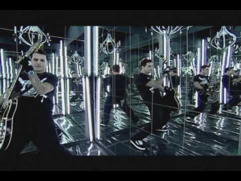Hooligans - Hotelmámor (Official Music Video)