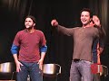 http://www.improvavel.com.br---Jogo: TransformaRegra: Dois jogadores começam improvisando uma cena baseada numa frase escrita pela platéia. Quando o Rafinha disser 