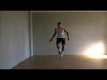www.studiomiletto.com Il Coach Miletto mostra in questo tutorial come imparare a saltare la corda. Questo video è adatto ai principianti.