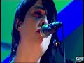 un video de the distillers cantando en vivo la cancion de 