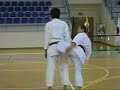 Kagawa sensei démontre mawashi geri Kagawa sensei démontre mawashi geri