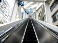 CNNのスタジオツアーに参加すると体験できる世界一長いエスカレーターのサムネイル2