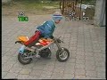 Andrei cu trotineta si motocicleta