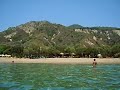 Het mooiste en goedkoopste strand van Zakinthos. GRATIS LIGBEDDEN onder parasols en een douche nabij het strandje. Mooie duiklokatie, alleen de losse kalkweg er naar toe is al een beleefing waardoor je zolang mogelijk op het strandje wilt blijven om maar niet aan de terug reis tedenken.