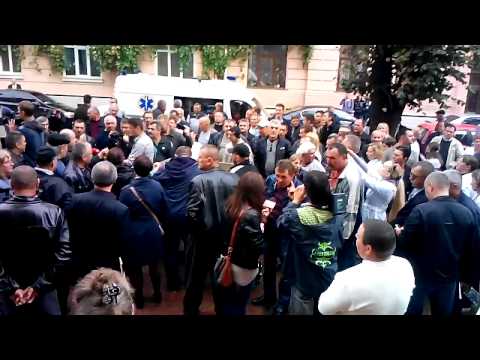 Народная люстрация мусорником продолжается - сегодня в Черновцах (видео)