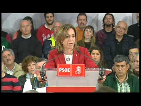 01/02/2012 Carme Chacón con compañeros y compañeras de Cáceres