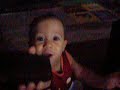 allan falando ao telefone