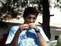 El Mateo beguent mig chupito de absenta negra de 70º jajaja. Camara: Frank