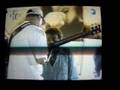 Baixista de uma mão / One handed Bass Player