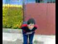 niño del baile raro= enfermedad a la guata