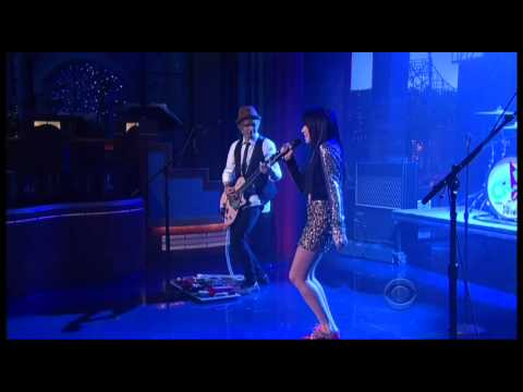 Carly Rae Jepsen Performing This Kiss Live on David Letterman on 10/25/2012