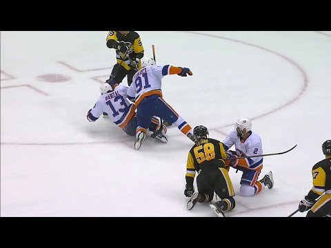 Video: Gotta See It: Islanders’ Tavares scary collision with teammate Barzal