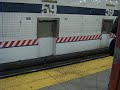 en la estacion del metro 59