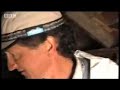 gavin and the bear whisperer team arrive in the heart of bear country and have their first encounter with a fully grown male. watch more at the bbc worldwide bear whisperer playlist here: http://www.youtube.com/view_play_list?p=5267ed3023f40177
great clip from bbc wildlife show 'bear whisperer'.
