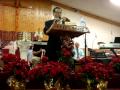 Roberto Moreno Cantando en el Templo Ebenezer