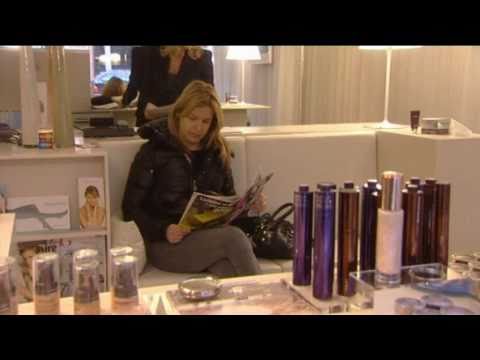 Lucille Werner krijgt een huid verjongende behandeling bij Bergman Clinics
