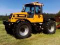 JCB hooking up trailer // JCB ottaa kärryn koukkuun