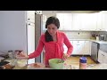 OMG YES! RT @nicoleculver: How to make cauliflower crusted pizza! #Fitfluential : http://t.co/9gMXioLd via @YouTube