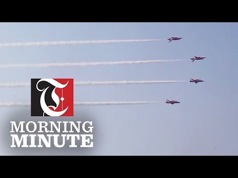 The Red Arrows won many hearts as the UK’s Royal Air Force went soaring over the Al Qurum area yesterday afternoon.