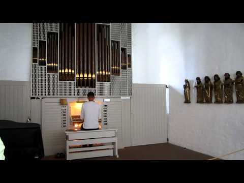 令 tummy 不 yelling 的..