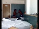 Baldo incazzato contro superfigo