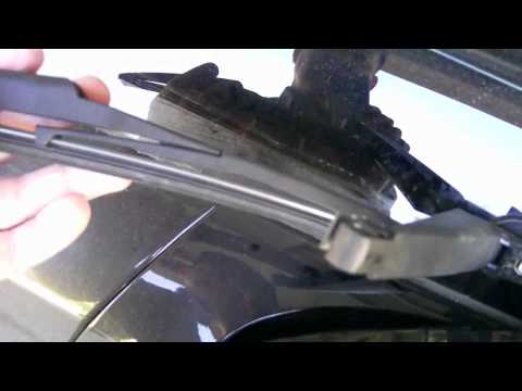 Toyota Rav 4 2008 Rear Windshield Wiper Assembly Replacement.