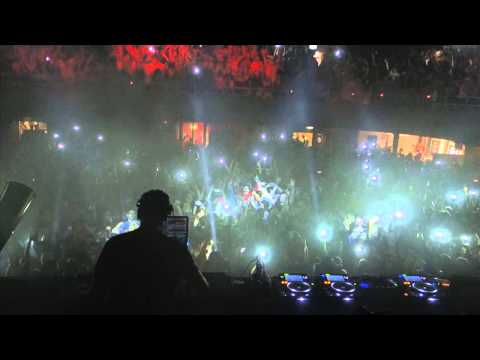 MK playing My Head Is a Jungle at Albert Hall Manchester UK