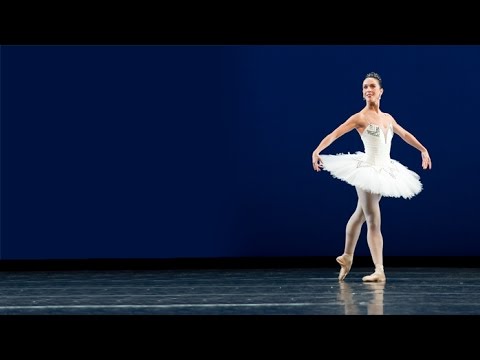 #WorldBalletDay challenge: Send us your pirouettes!