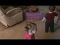 videos de Lucas gets popcorn, Alex gets giggles