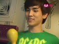 Shinee singing \