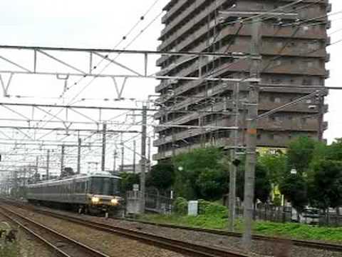 223系、新快速　摂津富田駅通過