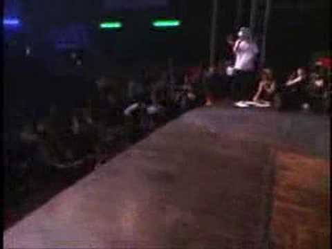 0 Terrible caída grabada en video bailando Breakdance