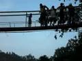 videos de momo jumpin off a bridge
