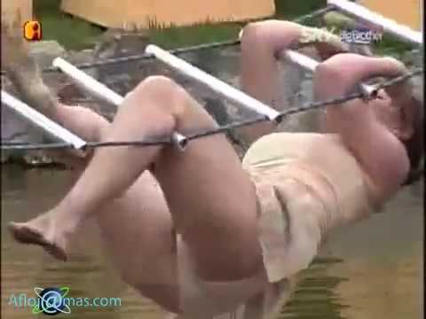 DE CHICAS ENSENANDO SUS BRAGAS de chicas ensenando sus bragas: