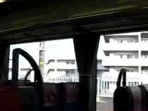 三崎口発車前の２１００系の車内
