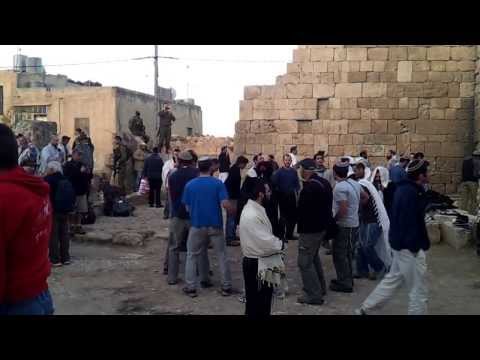 עמיתים - מתוך הטיול: חמישה בתי כנסת ביום אחד: סמוע/אשתמוע - ח' טוואני - תל מעון - סוסיא - ענים שנערך בשיתוף מדרשת חברון, ביס
