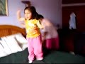mis mellizas saltando