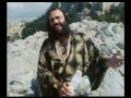 video clip de una canci�n muy bonita de demis roussos, cantada en alem�n y que parece estar rodado en el parten�n de atenas, en grecia.

aqu� os pongo la letra de la canci�n:

wir trafen uns im sonnenschein
ein kurzer traum vom gl�cklichsein
oh, er ging viel zu schnell vorbei
es kam der abschied f�r uns zwei
nun denke ich nur noch daran
wie ich dich wiedersehen kann.

sch�nes m�dchen aus arcadia
ich will immer bei dir sein
denn seit ich in deine augen sah
tr�um' ich tag und nacht von dir
tag und nacht von dir allein.

den letzten tanz verge� ich nie
ich h�r noch heut die melodie.
wo ich auch bin, was ich auch tu
die sehnsucht l�sst mir keine ruh
erst wenn ich wieder bei dir bin
bekommt mein leben einen sinn.

sch�nes m�dchen aus arcadia
ich will immer bei dir sein
denn seit ich in deine augen sah
tr�um' ich tag und nacht von dir
tag und nacht von dir allein.

sch�nes m�dchen aus arcadia
oh, ich muss dich wiedersehn.
ich komme wieder nach arcadia
und ein ganzes leben lang
werd' ich nie mehr von dir gehn.

und ein ganzes leben lang
werd' ich nie mehr von dir gehn.