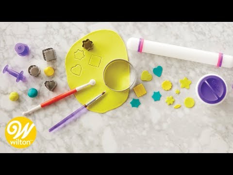 video-linktoworks-Cake Decorating with Fondant: Kneading, Rolling and ...
