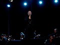 Mariza singing \