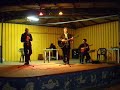 fabrizio amici esibizione in un villaggio estivo con ennio d'alessandro al clarinetto e fabrizio bianchini al mandolino (luglio 2007)