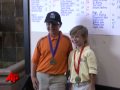 videos de Pint-size Player Hits the Links